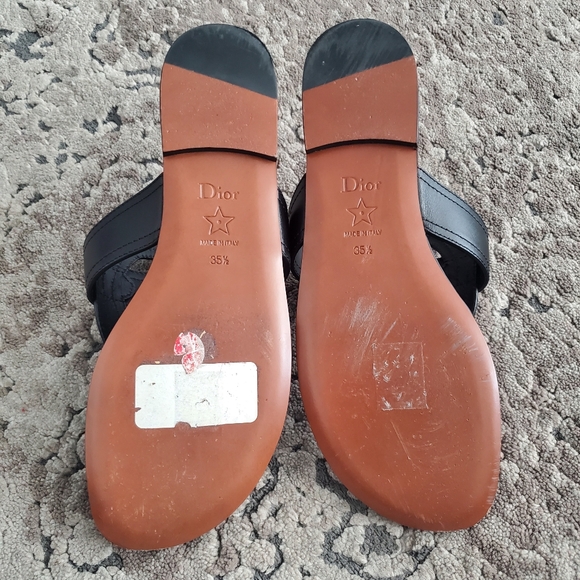 Christian Dior Montaigne CD Logo Flat Leather Thong Sandals 35.5 - Picture 7 of 8